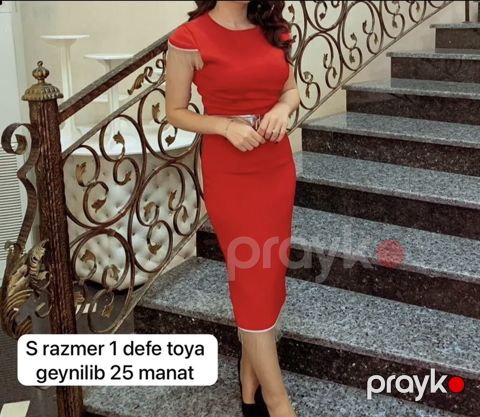 Qırmızı rəngli zərif kokteyl/ziyafət — Mehdiabad