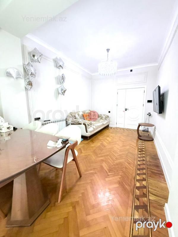 Satılır 3 otaqlı Bina evi menzil (Köhnə tikili), 100 m², Yasamal rayonu — Mənzil, Bakı (3)