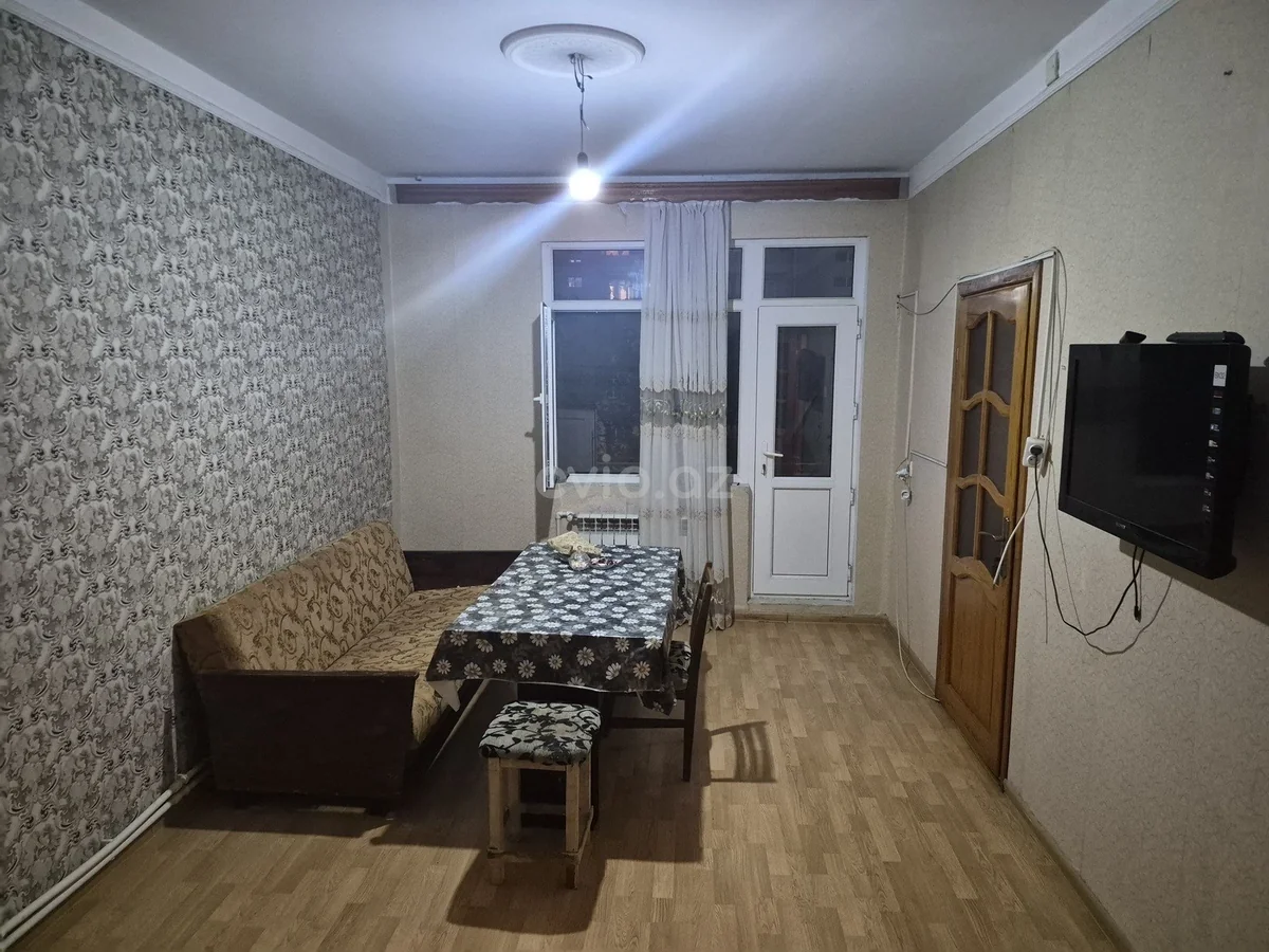 2 otaqlı orta təmirli mənzil satılır Bakıxanov qəsəbəsində — Mənzil, Bakı (3)