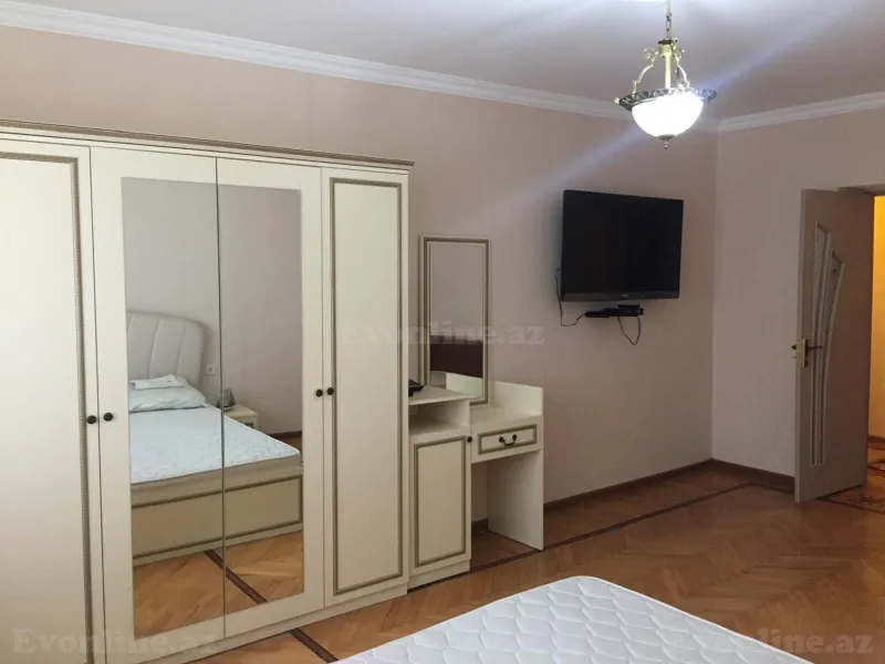 Satılır 2 otaqlı Mənzil Köhnə tikili 60 m² Bakı, Nərimanov r., Nəriman Nərimanov m — Mənzil, Bakı (7)