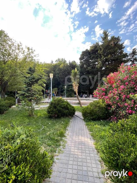 Satılır 3 otaqlı köhnə tikili 85 m² — Bakı