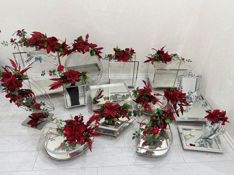 12 eded xonca desti Gulleri 110 azne alinib. Gullerle Xonca destinin — Dekorasiya