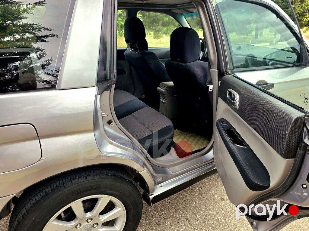 Subaru Forester – gümüşü rəngli, kompakt krossover/SUV Texniki — Avtomobillər, Qobustan (5)