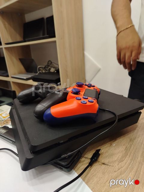 Məhsul: Sony PlayStation 4 Slim oyun konsolu + 2 ədəd DualShock 4 — Bakı