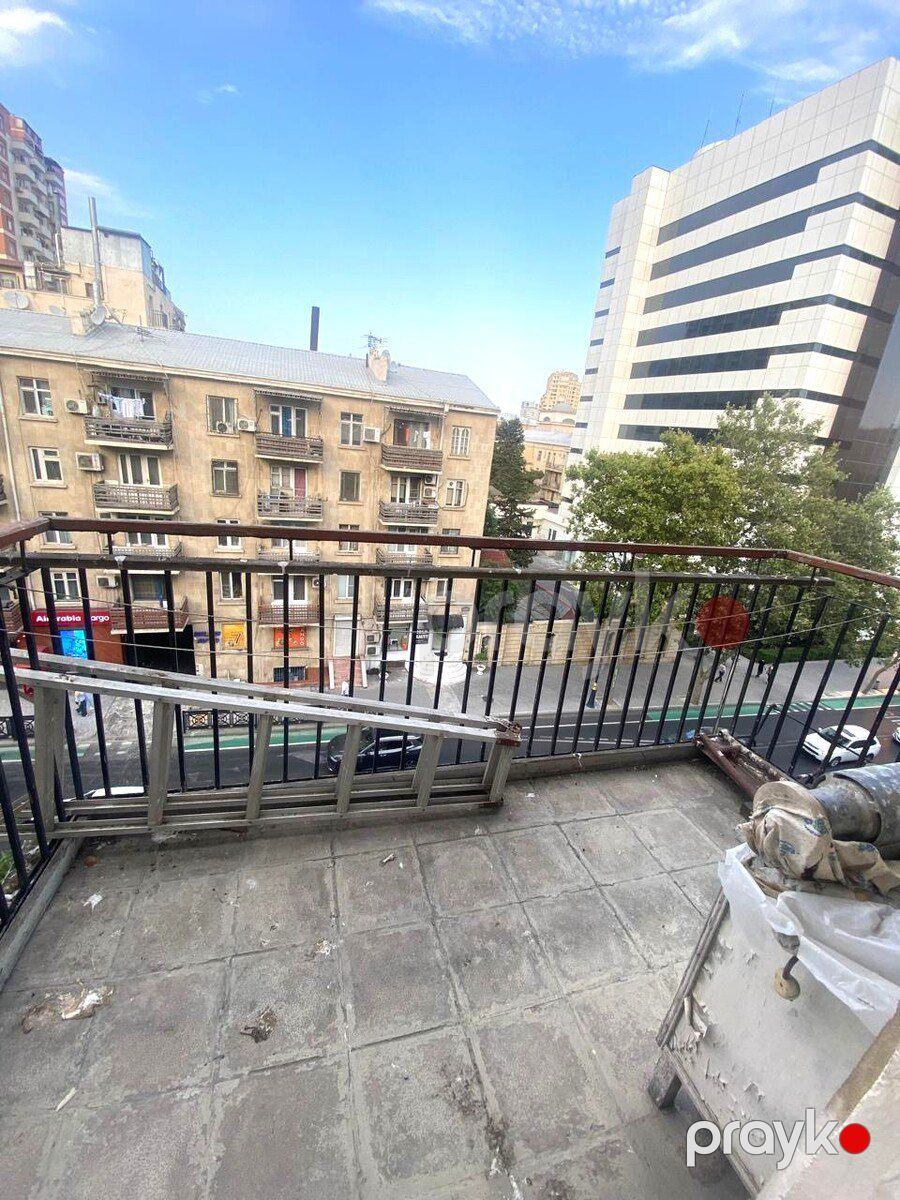Satılır 2 otaqlı köhnə tikili 71 m² — Mənzil, Bakı (4)