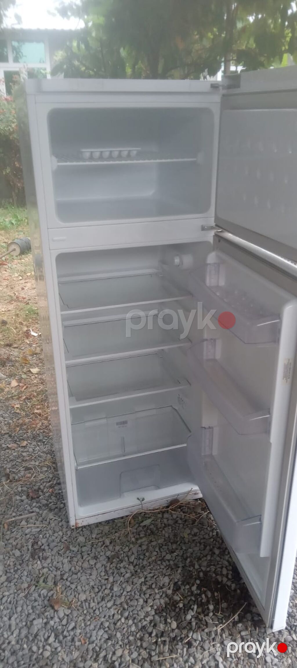 Beko iki qapılı soyuducu - Üst kamera – dondurucu bölmə, içində buz — Soyuducular, Ağdaş (2)