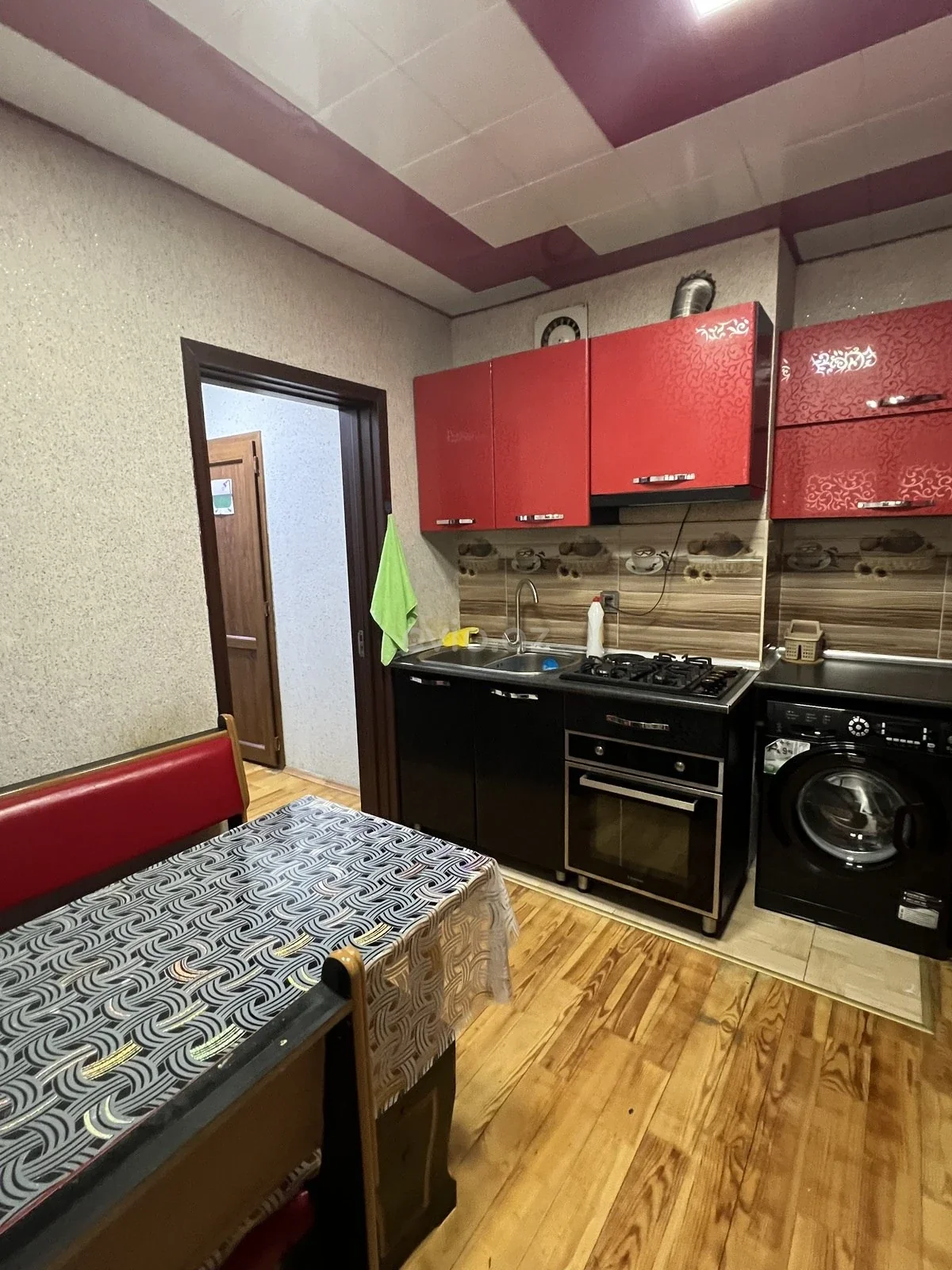 Kirayə 3 otaqlı mənzil 8 Noyabr metrosu yaxınlığında — Mənzil, Bakı (10)