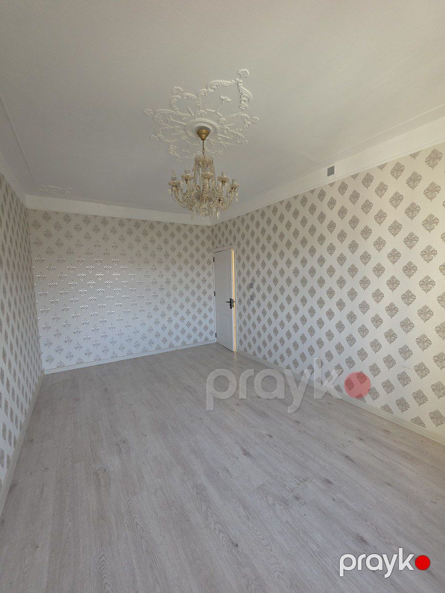 Satılır 2 otaqlı köhnə tikili 61 m² — Mənzil, Bakı (9)