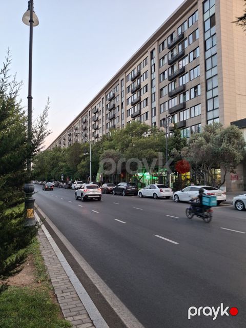Satılır 2 otaqlı köhnə tikili 65 m² — Bakı