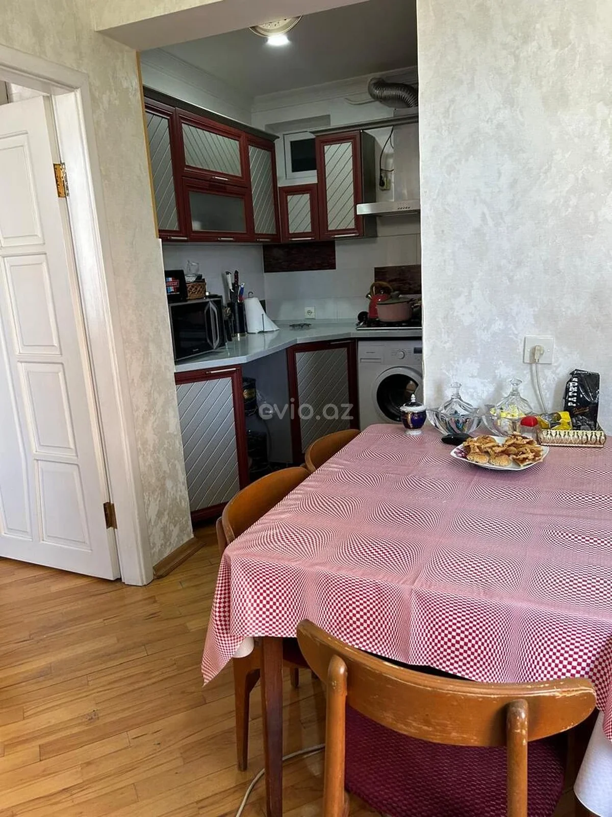 2 otaqlı orta təmirli mənzil satılır 7-ci mikrorayonda — Mənzil, Bakı (9)
