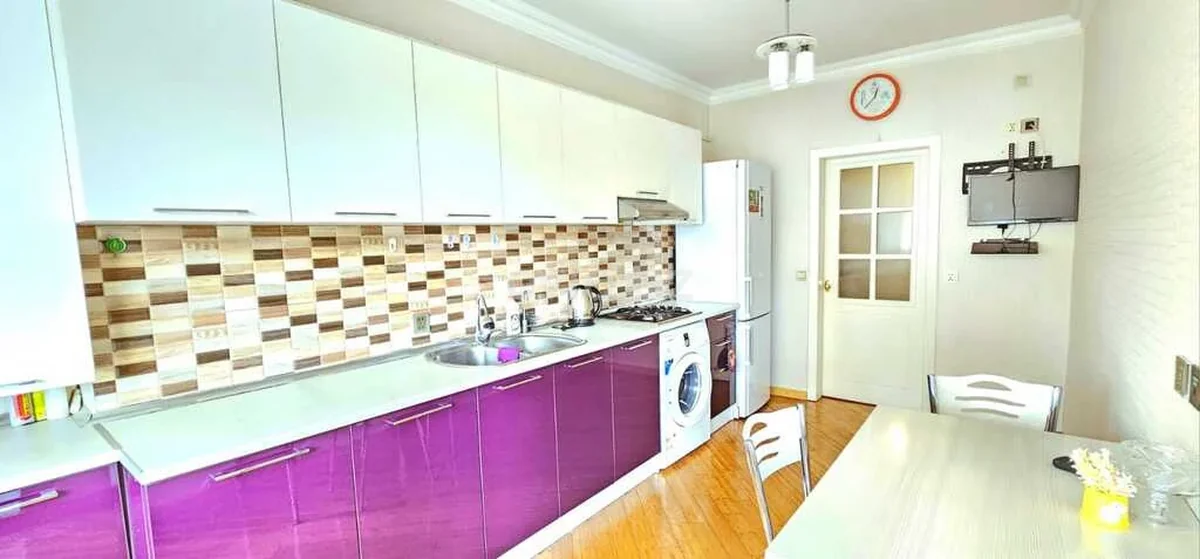 Kirayə 3 otaqlı mənzil 28 May metrosu yaxınlığında — Mənzil, Bakı (12)