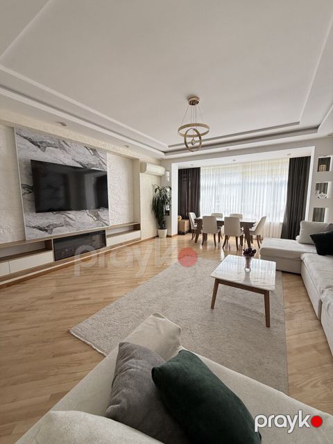 Satılır 3 otaqlı yeni tikili 130 m²
