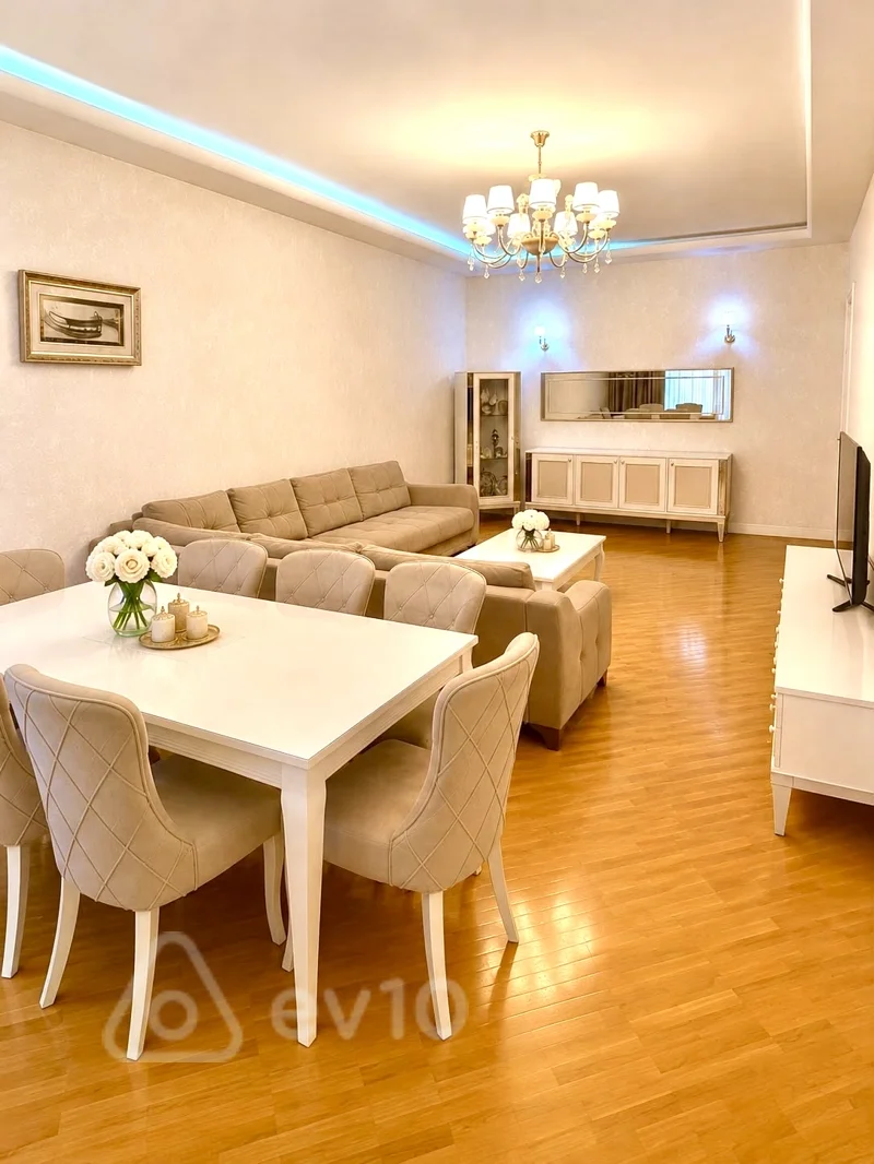 2 otaqlı mənzil, 110 m², Əbdülvahab Salamzadə küçəsi — kirayə — Bakı