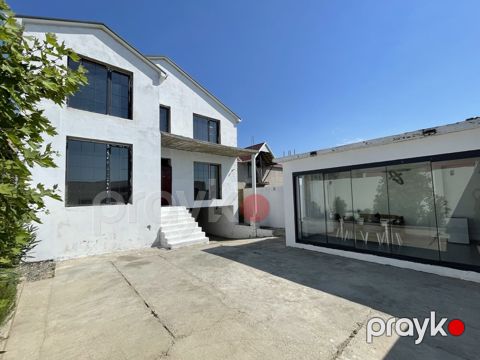Satılır 5 otaqlı həyət evi/bağ evi 250 m² — Bakı
