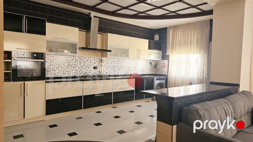 Şəhərin ən prestijli küçələrindən olan Cəfər Xəndan yerləşir Modera — Mənzil, Bakı (9)