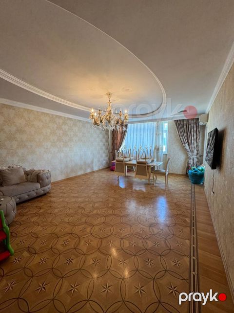 İcarəyə verilir 4 otaqlı yeni tikili 200 m²