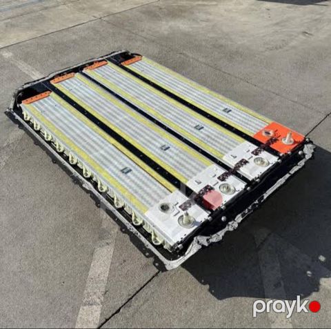 Tesla Model Y batareka — Bakı