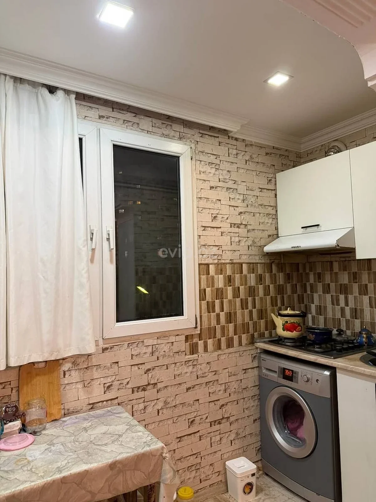 Kirayə 1 otaqlı mənzil Elmlər Akademiyası metrosu yaxınlığında — Mənzil, Bakı (4)