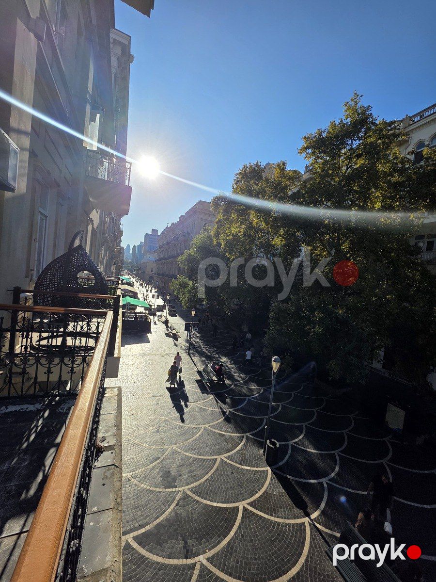 Satılır 4 otaqlı köhnə tikili 110 m² — Mənzil, Bakı (3)