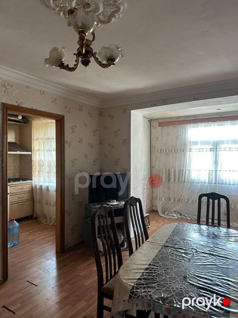 İcarəyə verilir 2 otaqlı köhnə tikili 65 m² — Bakı