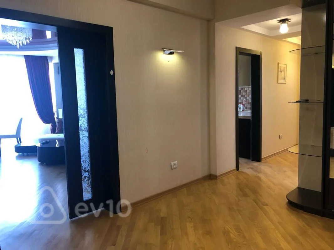 3 otaqlı mənzil, 135 m², Xocalı prospekti 34 — kirayə — Mənzil, Bakı (7)