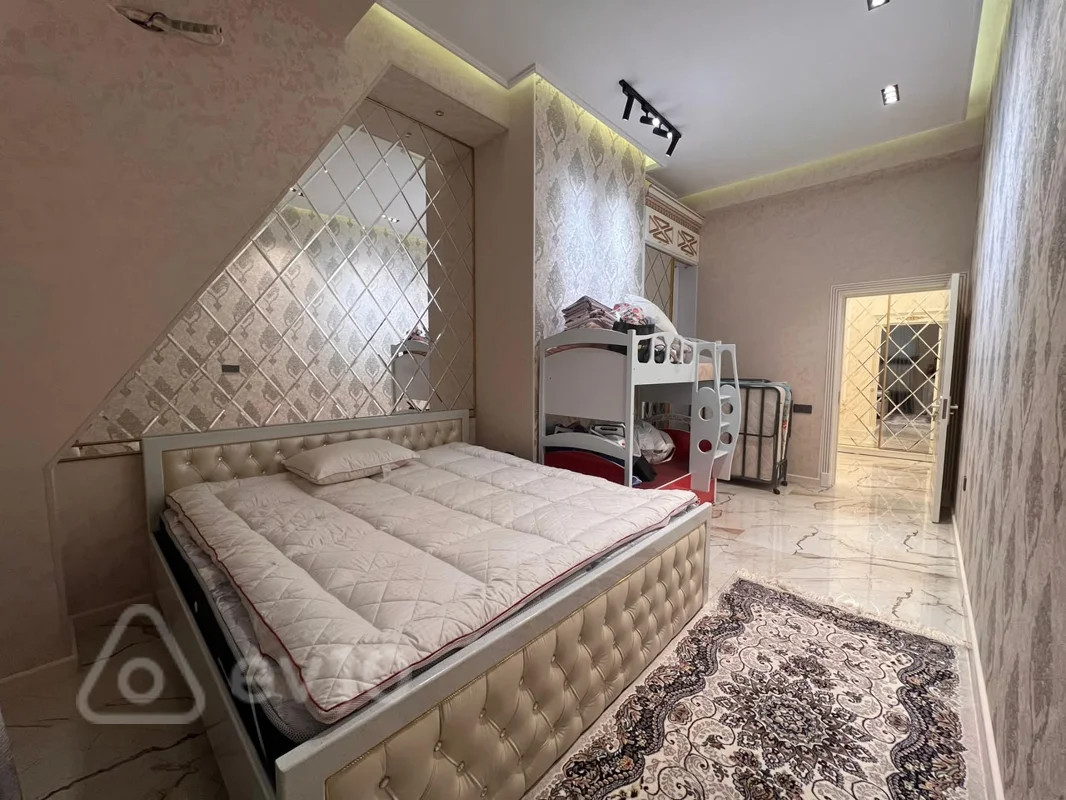4 otaqlı mənzil, 165 m², Təbriz küç. — kirayə — Mənzil, Bakı (7)