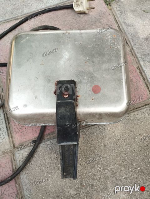 Elektrikli biskvit bişirən tava və vafli aparatı satılır. işlək — Bakı