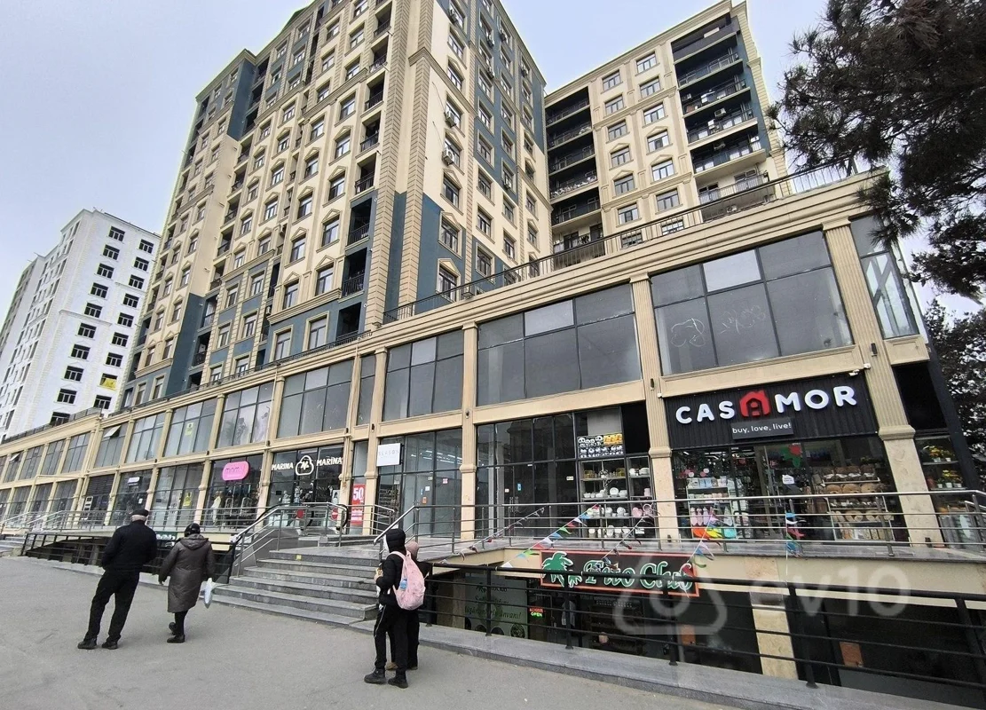 4 otaqlı mənzil, 129 m², İnsaatcilar metro