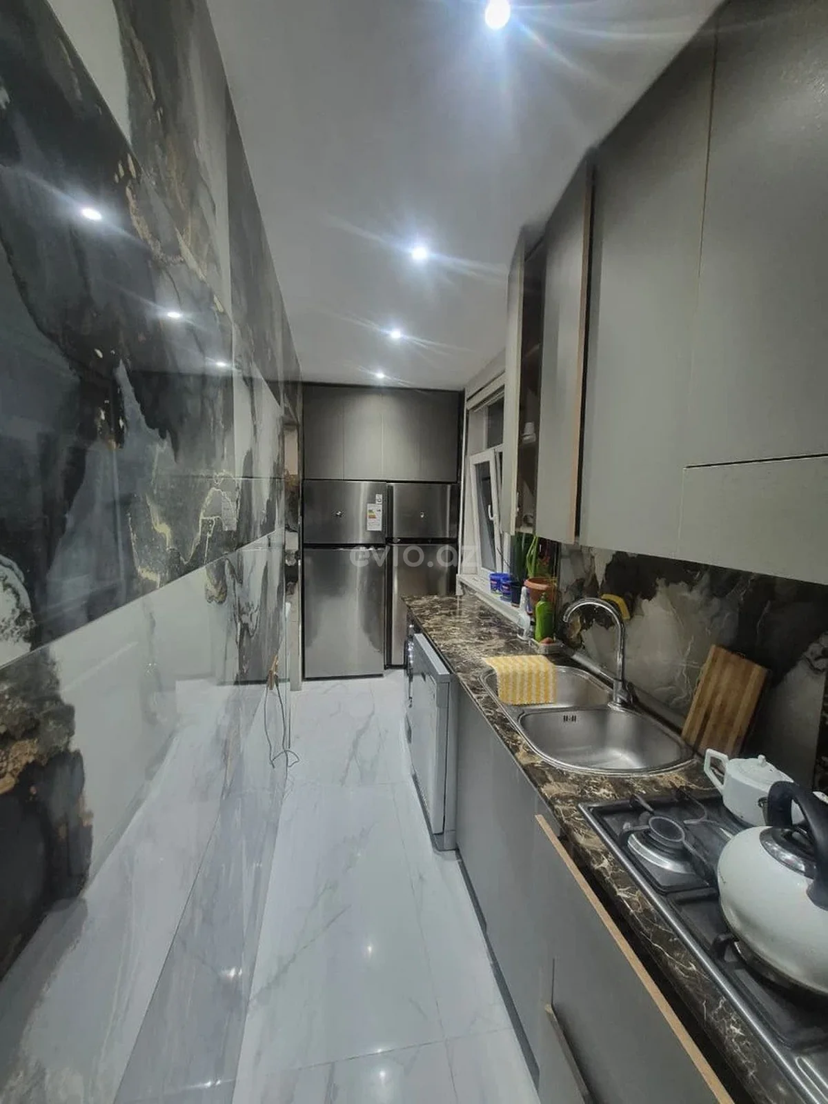 Kirayə 3 otaqlı mənzil Gənclik metrosu yaxınlığında — Mənzil, Bakı (11)