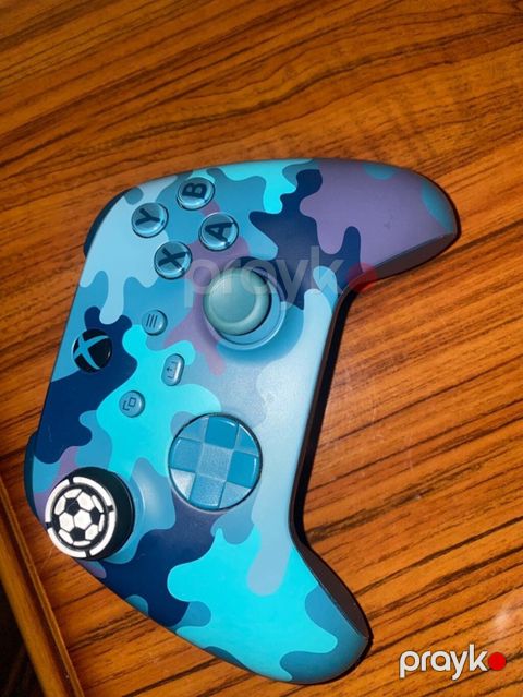 Xbox Serıes X pultu Sol analogunda azca drift var Butun duymeleri — Bakı