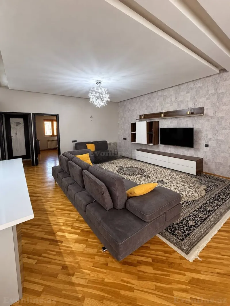Kirayə verilir 2 otaqlı Mənzil Köhnə tikili 81 m² Bakı, Nərimanov r — Bakı