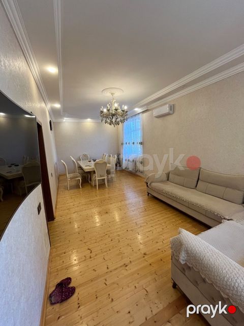 Satılır 5 otaqlı köhnə tikili 116 m² — Bakı