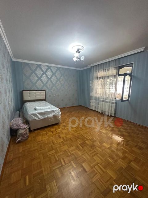 3-otaqlı mənzil, Abbas Mirzə Şərifzadə küç., 110 m² — Bakı