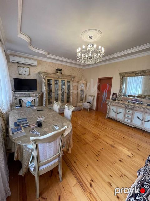 Satılır 5 otaqlı həyət evi/bağ evi 230 m² — Bakı