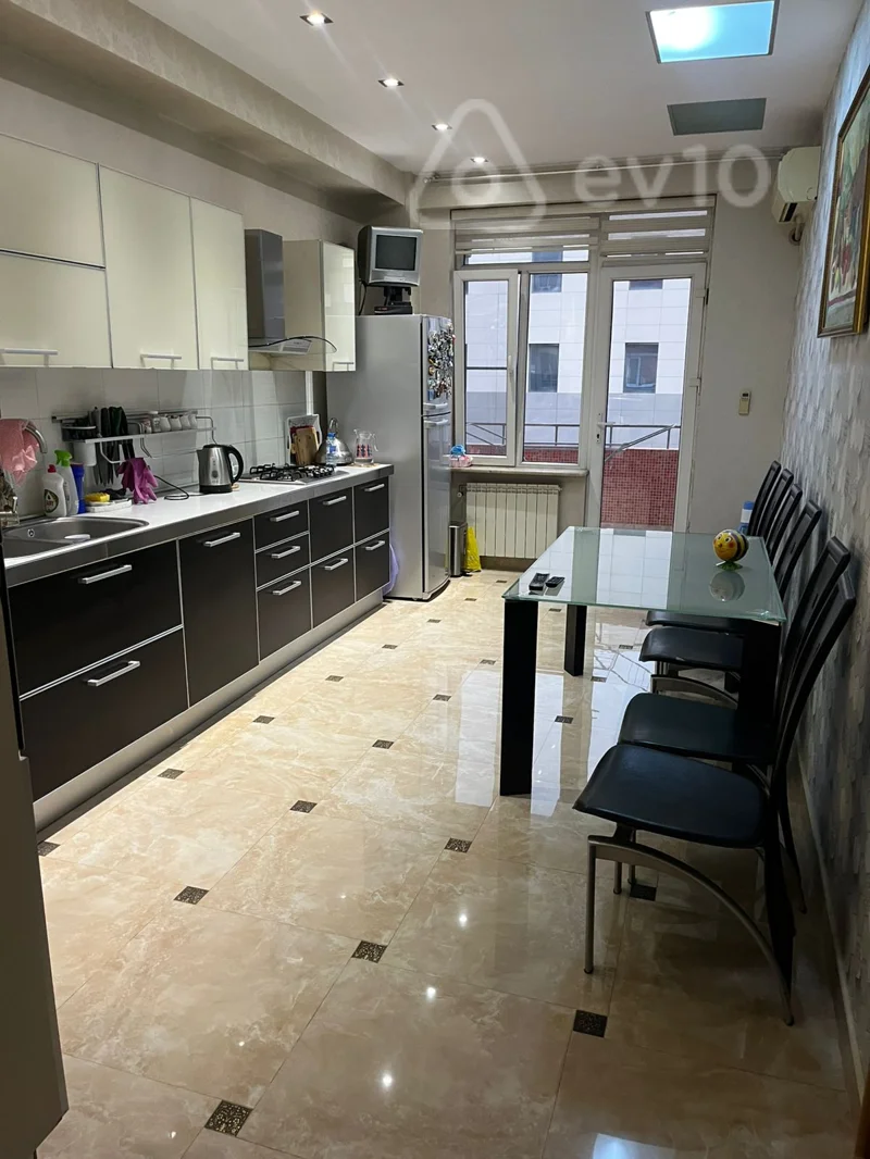 4 otaqlı mənzil, 185 m², 28 may metrosu — kirayə — Mənzil, Bakı (3)