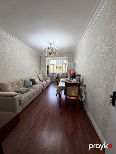 Satılır 3 otaqlı köhnə tikili 65 m² — Bakı
