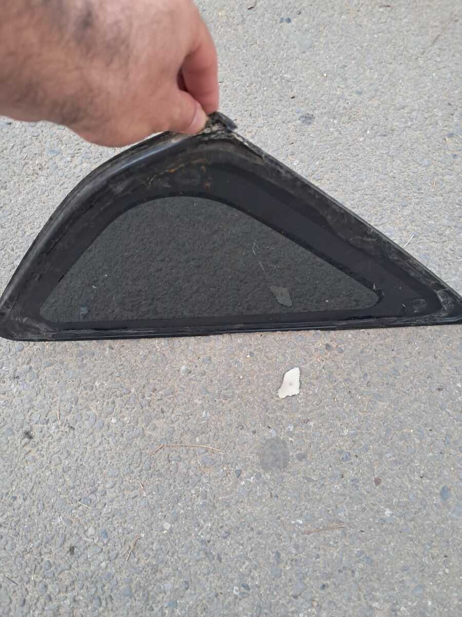 Toyota Prius şüşəsi — Ehtiyat hissələri və aksesuarlar, Bakı (3)