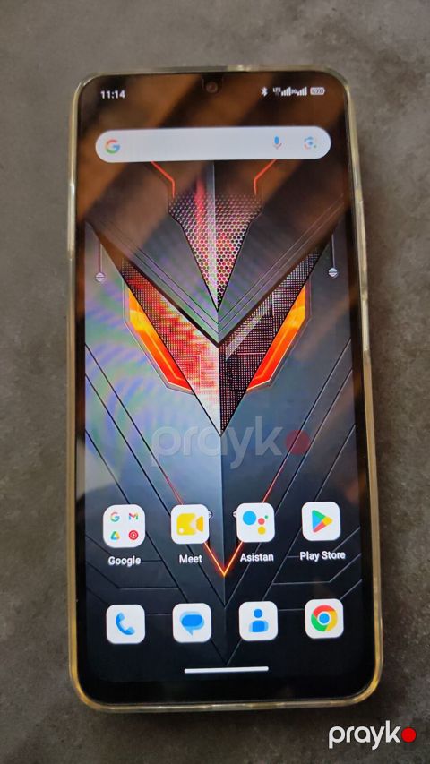 Oukitel smartfon Xüsusiyyətlər: - Brend/model: Oukitel (arxa hissədə — Bakı