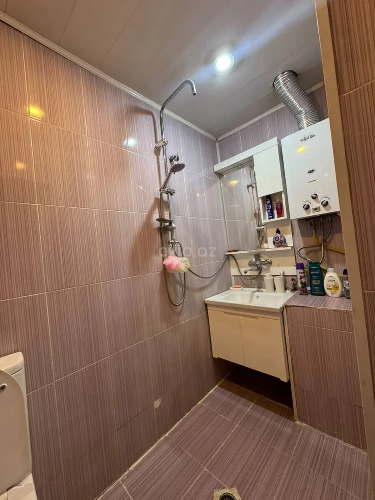 Kirayə 2 otaqlı mənzil Sahil metrosu yaxınlığında — Mənzil, Bakı (11)