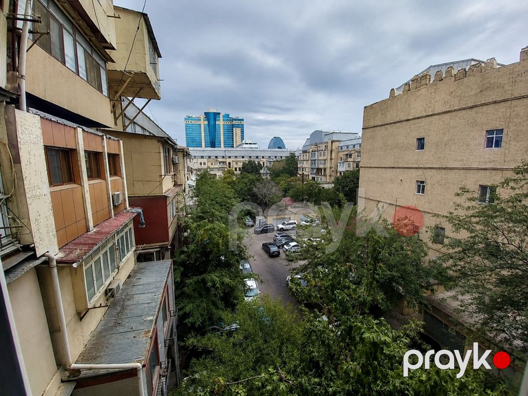 Satılır 4 otaqlı köhnə tikili 130 m² — Mənzil, Bakı (6)