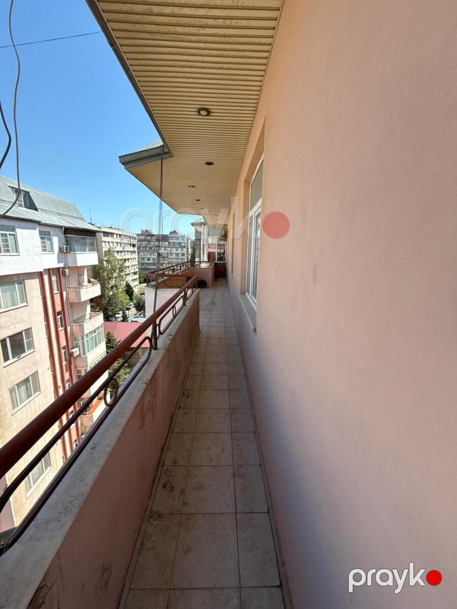 Satılır 5 otaqlı köhnə tikili 240 m² — Mənzil, Bakı (2)