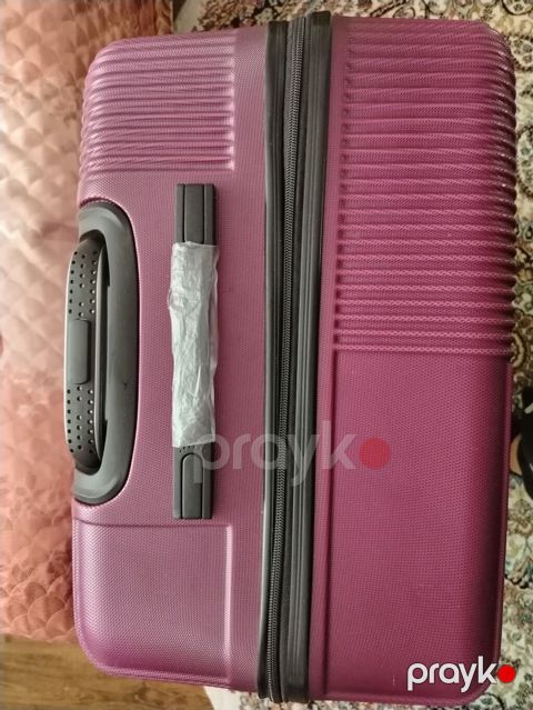 Valiz böyükdü alınıb istifadə olunmayıb evde içində usag geyimi — Qobu