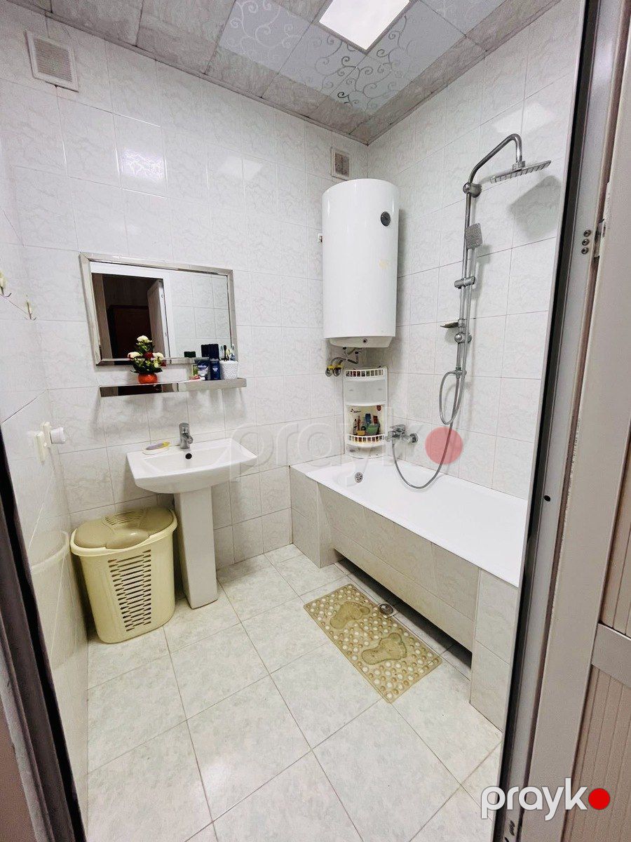 Satılır 2 otaqlı köhnə tikili 61 m² — Mənzil, Bakı (10)