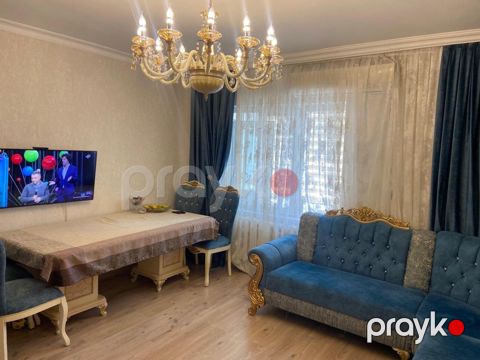 Satılır 4 otaqlı köhnə tikili 85 m² — Bakı
