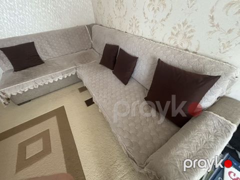 Künc divan satılır. Bej rəngli, yumşaq üzlüklü L formalı künc — Bakı