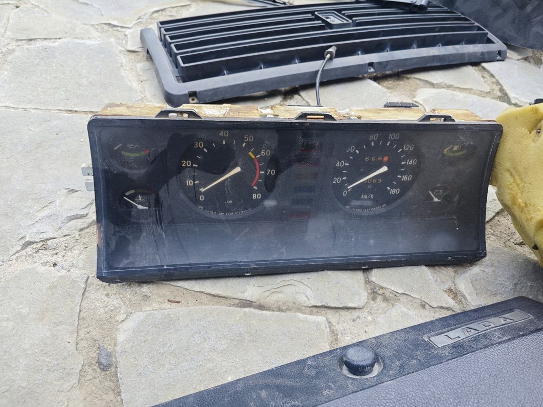 Lada (VAZ) 2107 cihazlar paneli — Ehtiyat hissələri və aksesuarlar, Bakı