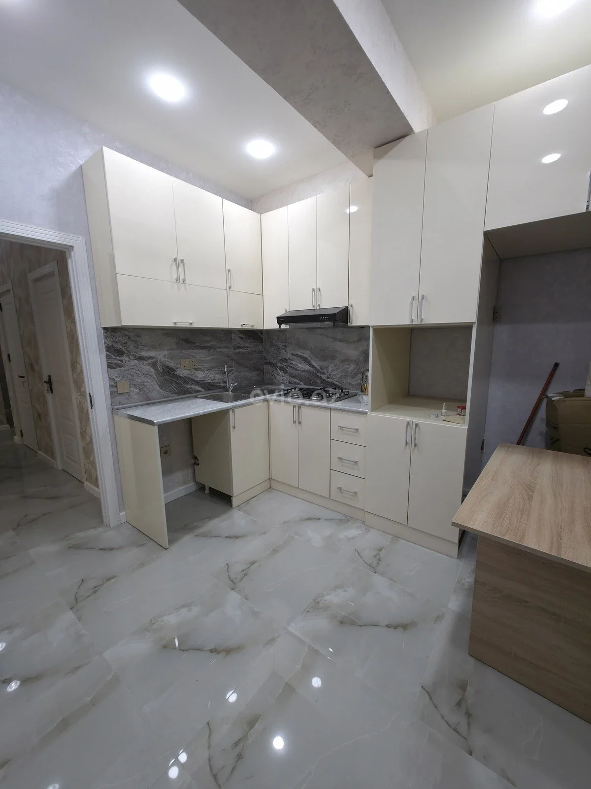 2 otaqlı tam təmirli mənzil satılır Qaraçuxur qəsəbəsində — Mənzil, Bakı (4)