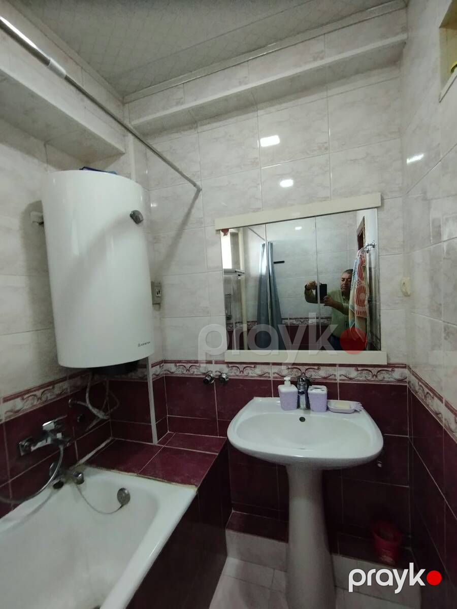 Satılır 2 otaqlı köhnə tikili 65 m² — Mənzil, Bakı (12)