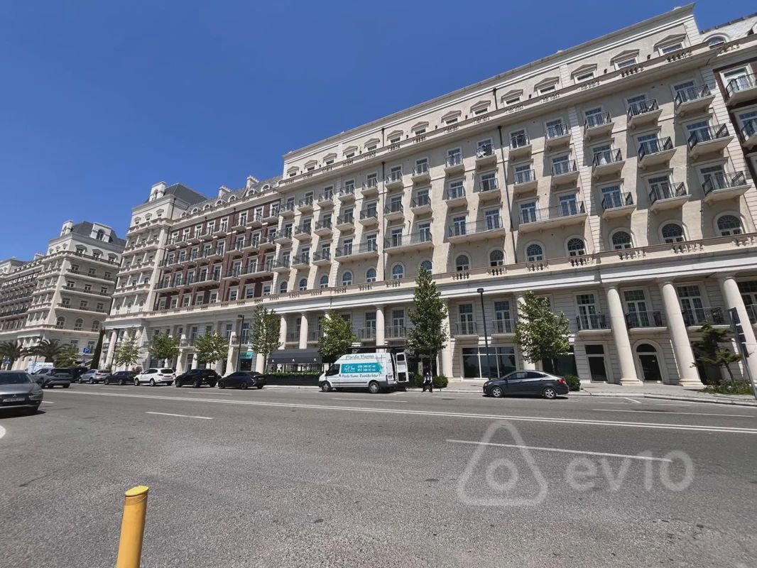 For sale: 3-room apartment (new building), 136 m² — Mənzil, Bakı (2)