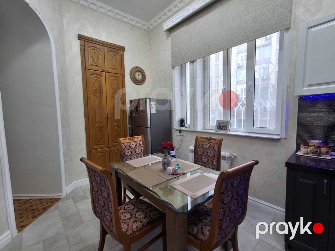 Satılır 5 otaqlı köhnə tikili 150 m² — Mənzil, Bakı (11)